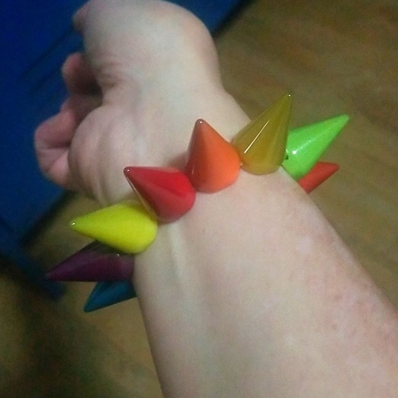 Rainbow spikes Bracelet - Picture 2 of 2